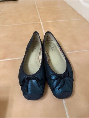 Women's navy Bow Ballet Flats by Giillian Julius